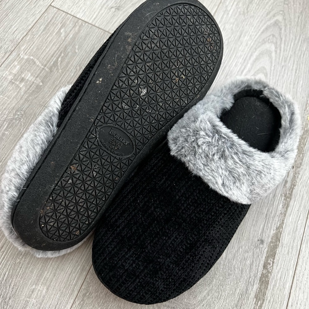 Women’s Black and Gray House Slippers - Picture 3 of 4